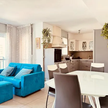 Apartment Homeby, Barbara *